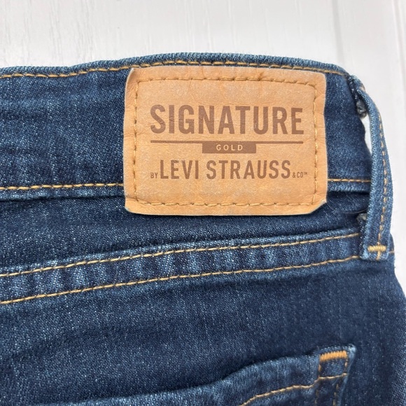 Signature by Levi Strauss Dark Blue Ultra High Rise Jeggings Size 4 - Picture 8 of 15